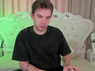 Offline arthur_andrews on Flirt4Free