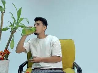 Offline artur_blaze on Flirt4Free