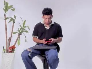 Offline artur_blaze on Flirt4Free