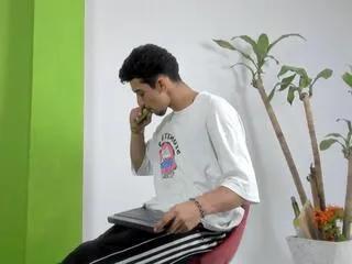 Offline artur_blaze on Flirt4Free