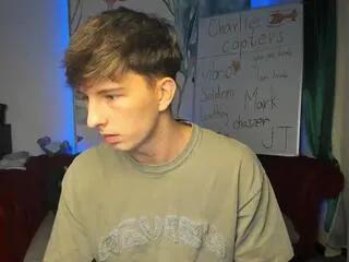 Offline charlie_florenzi on Flirt4Free