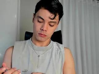 Offline damon_north on Flirt4Free