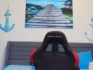 Offline emilio_reynolds on Flirt4Free