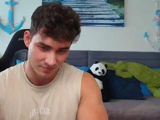 Offline emilio_reynolds on Flirt4Free