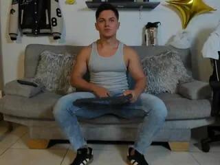 Freechat erick_wallace on Flirt4Free