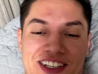 Freechat erick_wallace on Flirt4Free