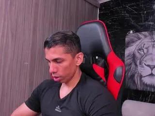 Offline erik_castle on Flirt4Free