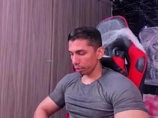 Offline erik_castle on Flirt4Free