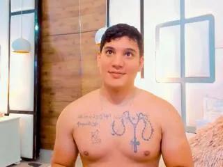 Offline esteban_morenoo on Flirt4Free