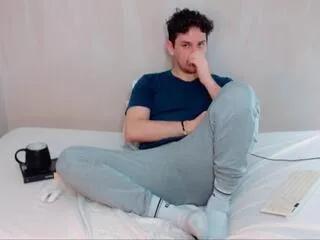 Freechat gabriel_navas on Flirt4Free