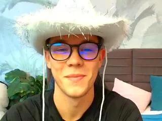 Freechat johnny_october on Flirt4Free