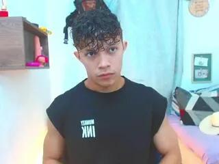 Offline lucas_luxx on Flirt4Free