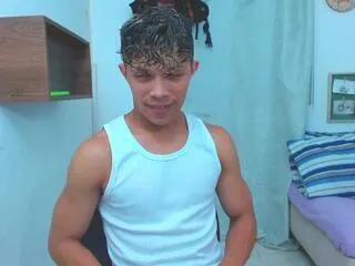 Offline lucas_luxx on Flirt4Free