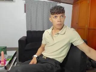 Offline lucas_luxx on Flirt4Free