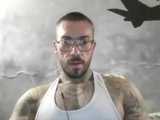 Freechat lucias_crawford on Flirt4Free