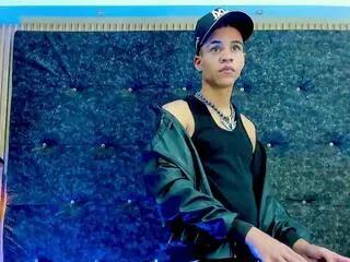 Offline maiki_boy on Flirt4Free