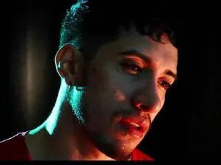 Freechat marcus_fenixxx on Flirt4Free