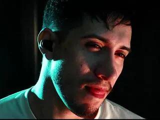 Freechat marcus_fenixxx on Flirt4Free