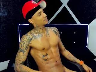 Offline maximiliano_caceres on Flirt4Free