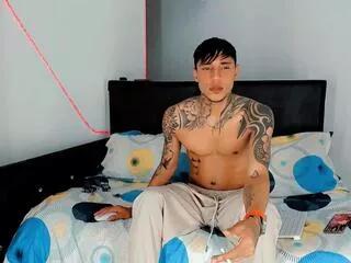 Offline maximiliano_caceres on Flirt4Free