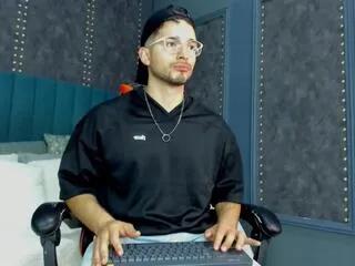 Offline nick_moss on Flirt4Free