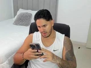 Offline owen_pierces on Flirt4Free