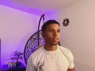 Offline romeo_kiing on Flirt4Free