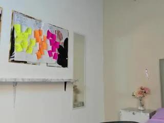 Offline tessa_thomp on Flirt4Free