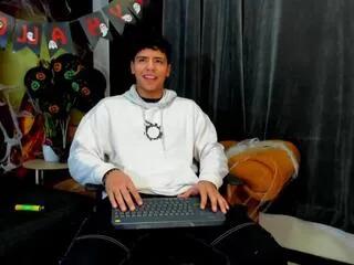 Offline tobias_vega on Flirt4Free