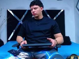 Offline tobias_vega on Flirt4Free