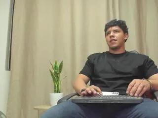 Offline tobias_vega on Flirt4Free