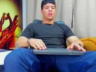 Offline tobias_vega on Flirt4Free