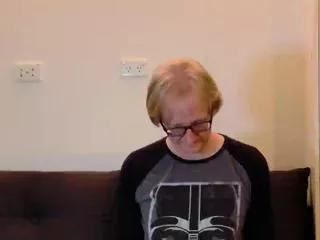 Offline xavii_day on Flirt4Free