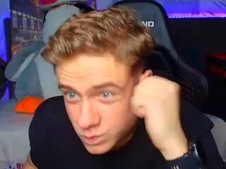 Offline zeke_carter on Flirt4Free