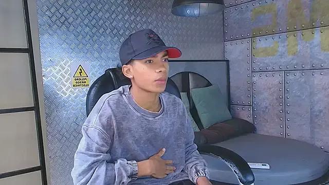 Freechat AlanCutee on StripChat