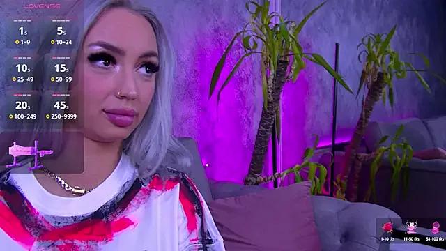 BambiKayyy on StripChat 