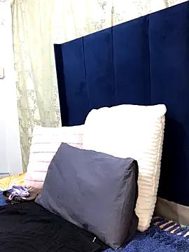 Freechat BondiBitch on StripChat