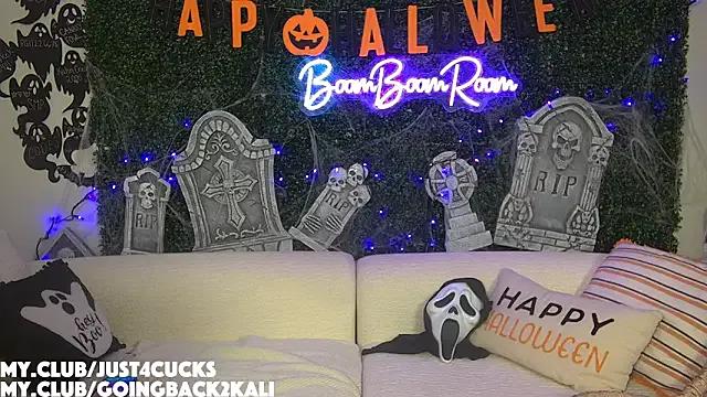 StripChat boomboomr00m is Freechat boomboomr00m — Naked & Lush In Scary Movie Watch Party