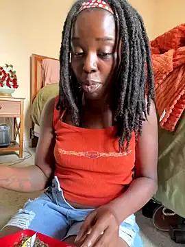 choclatepeaach on StripChat 