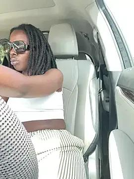 choclatepeaach on StripChat 