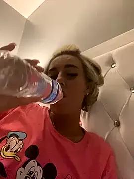 EllieMaeBaby on StripChat 