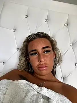 EllieMaeBaby on StripChat 