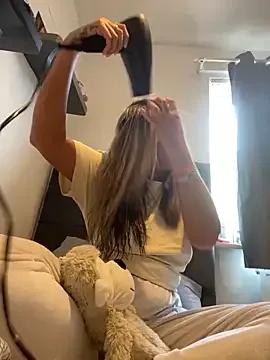 EllieMaeBaby on StripChat 