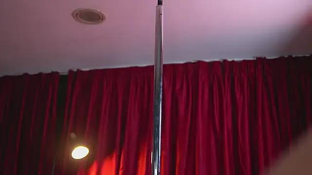 Freechat Evelyn_Evyyy on StripChat