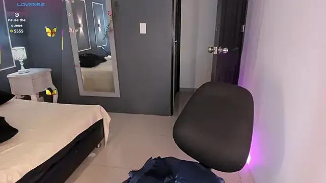 Freechat KenyaMystic on StripChat