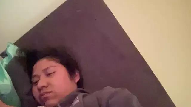 Kmiii21 on StripChat 