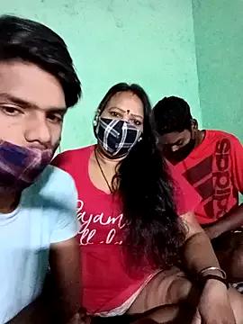 Group LoveOnStream on StripChat