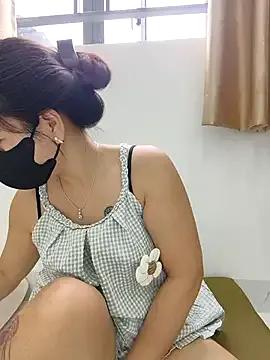 StripChat lyna_bl is Freechat lyna_bl — help me complete my goal this month