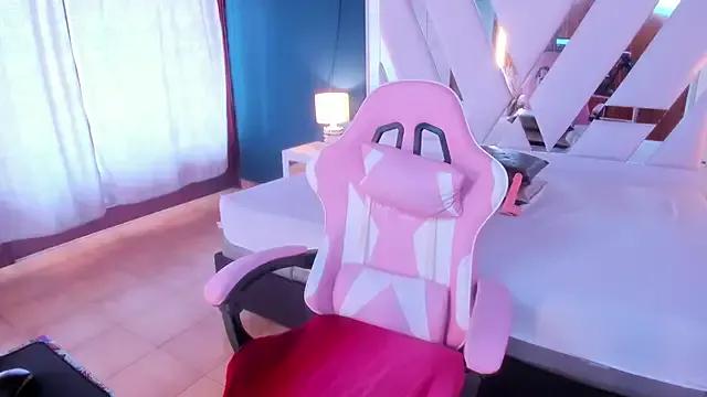 Freechat mia_kinky1 on StripChat