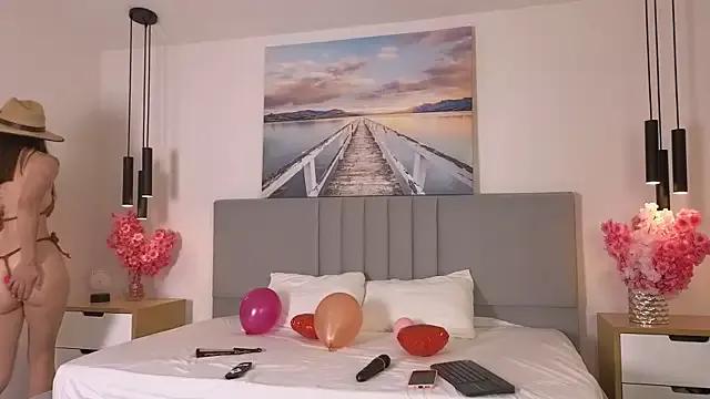 Freechat RoseWillsson on StripChat